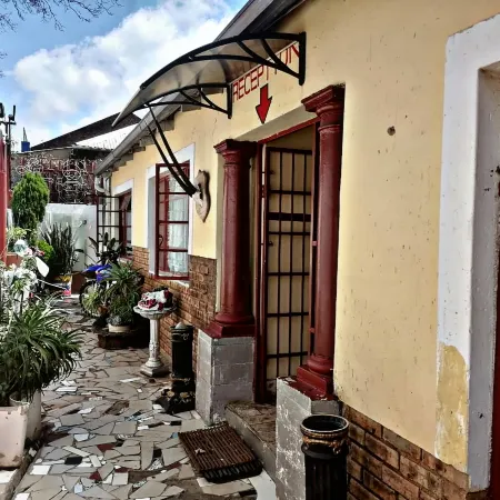 Valley Center Guest House Отели рядом с достопримечательностью «Торговый центр Killarney»
