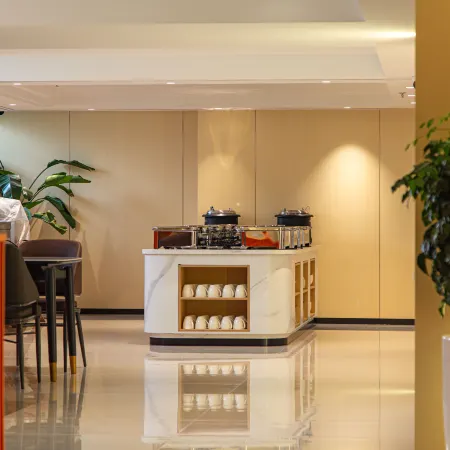 Yanji ShiZi Hotel