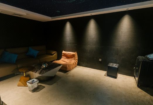 Space KONGEE·Family Pool Stream Tracing Designer Aesthetic Villa (Anji Yun Shang Grassland Resort) Hotel Overview