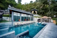 Phoenix Allin  Hot Spring Resort Hotel - Hot Springs