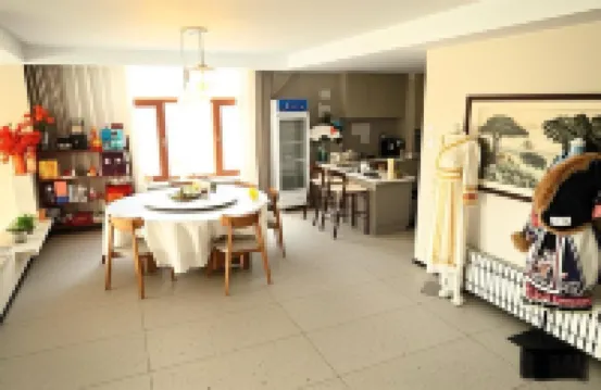 Orange Persimmon Plain Homestay