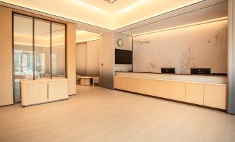 Ruiji Hotel (Yizhang Style Commercial Street)