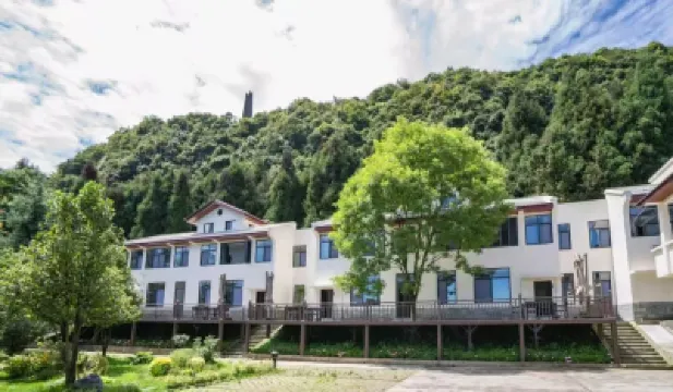 南朝山莊 鄰近南寶山的酒店