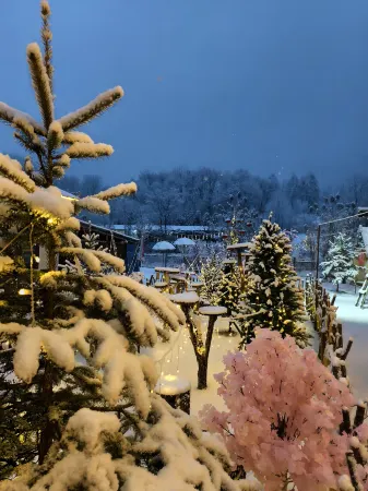 xiaoheimei inn Отели в г. Учан