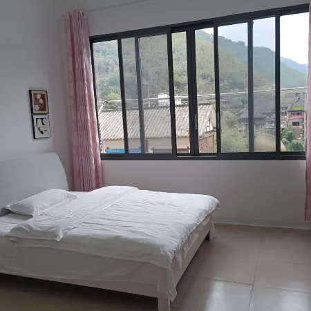 Zhuxiang Hotel (Chishui Bing'an Ancient Town Xinjie Branch)