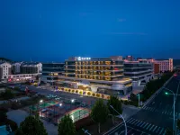 Magnotel Hotel (Tai'an High-Speed Railway Caijin Times Square)
