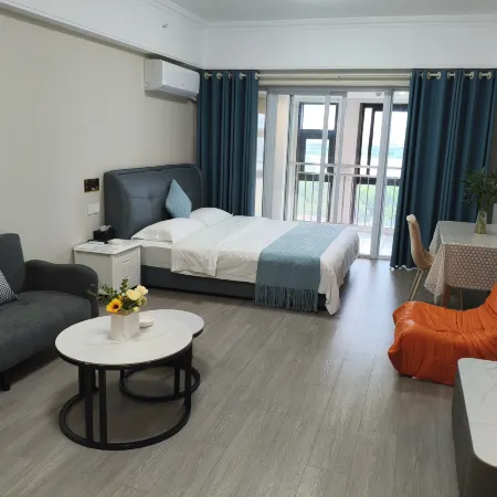 Hua Buwan Lake View Homestay (University of Finance and Economics Longhu West Campus)