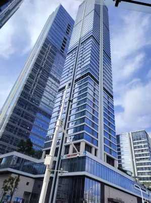 Zhuhai Yujian,·Yuecheng Luxury Apartment (Gongbei Port Zhuhai Station Store) - parking