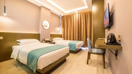 Yifengdajiudian Отели рядом с достопримечательностью «China Red Army 4th Army Hospital Former Site»