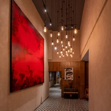 Weibayiju Residence (Guangzhou Shangxiajiu Changshou Road Subway Station Store) Hotels near Longjin West Road