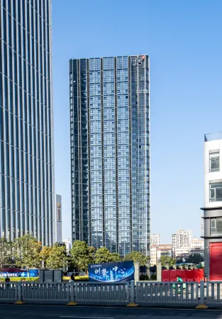 Burris Executive Apartment (Shenzhen Coast City Nanyou Clothing Store) Отели рядом с достопримечательностью «Yeshi Ancestor Temple»