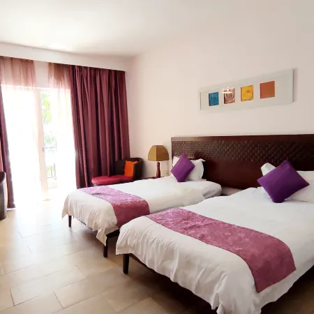 Romantic Coast Resort Maoming
