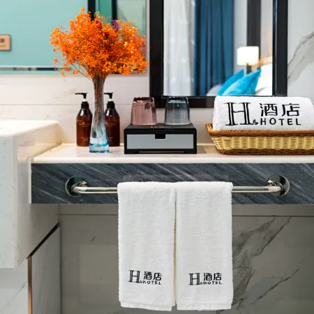 H Hotel (Hejin Xingeng Street)
