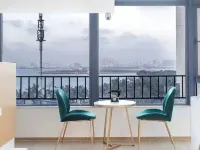 Floral Hotel·Haikou Cloud Haiyi Seascape Hotel (Wanluyuan Haikou Bay Store) Hotels near Jiari Beach