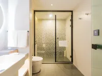 Atour Hotel (Shanghai Hongqiao National Exhibition Center, Beixinjing Metro Station) Hotels near Beixinjing Station