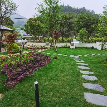 Houshan Courtyard