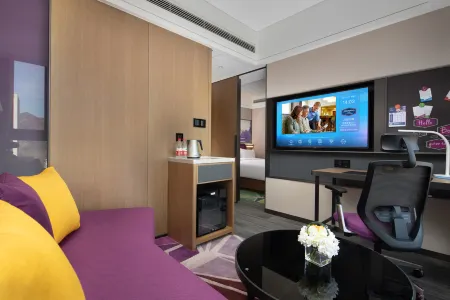 Hampton by Hilton Chengde Mountain Resort Отели рядом с достопримечательностью «Tianxiadiyi Chenghuangmiao Sceneic Area»