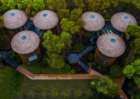 Linjia Campsite Отели рядом с достопримечательностью «Shanghai Village»