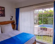 Rebetiko Hotel