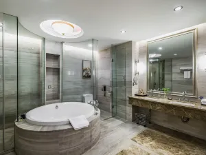 뉴 센추리 그랜드 호텔 뤄허 헝후이