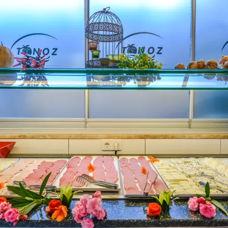 Tonoz Beach Hotel