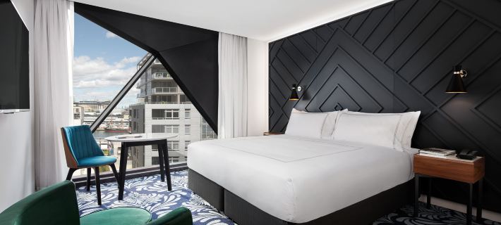 West Hotel Sydney - Curio Collection by Hilton Hotele w: Sydney
