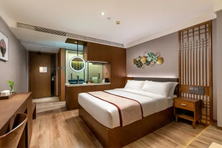 Li She (Xicun Subway Station Store of Guangzhou Railway Station)