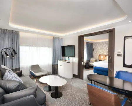 Hilton London Heathrow Airport Hotels in Hounslow