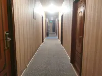 Zhihe E-sports Hotel (Yancheng Golden Eagle Shopping Center Julong Lake Store)