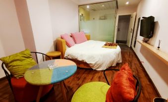 Zitong Aijia Business Hotel