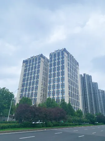 Yichen Homestay (Zhengshang Apartment, Zhengzhou, Mingzhu Fengzhuang Subway Station Store)