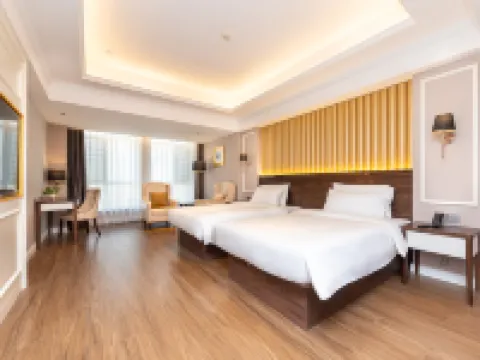 Guoan Business Hotel (Daming Qieshanhu Park Branch) 다밍 호텔