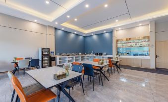 CHEERMAY HOTELS·Jiangling Central Peninsula Branch