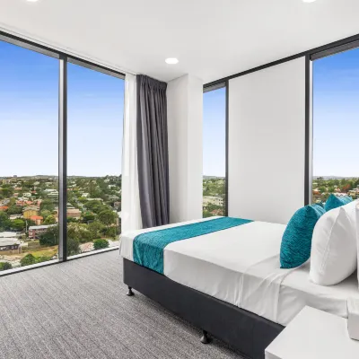 Essence Suites Taringa Hotels near Toowong