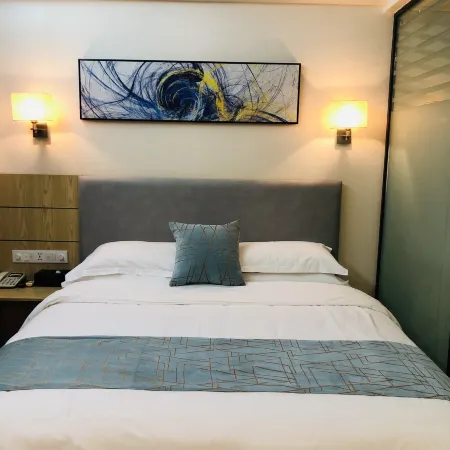 Holiday Hotel