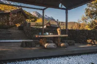 Lijiang Chiliu Art Hotel - Inns