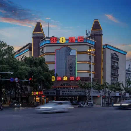 Super 8 Hotel