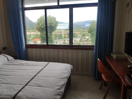 Tongshan Hidden Water Space Tourism Hotel