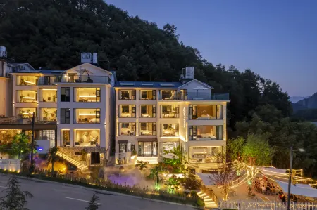 Huangchuan Laojun Mountain Panshan Homestay (Zhongling Cableway Branch) Отели рядом с достопримечательностью «Ji Guan Cave»