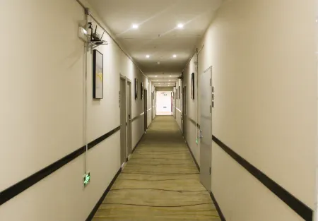 Home Inn Huayi Hotel (Liangshan Huatong Used Car Market)