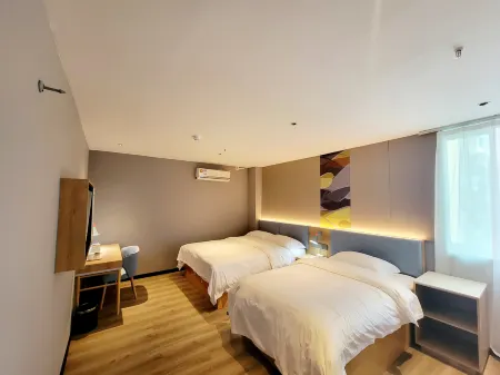 Rebar Cloud Hotel (Shiyan Yunxi Hongzhi) Отели в г. Юнси