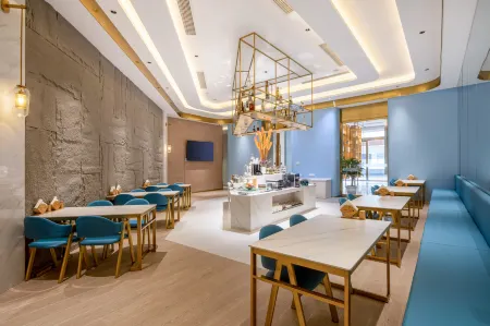 S·RUN Hotel (Nanjing South Railway Station) Отели рядом с достопримечательностью «Baijiahu Garden Citizen's Square»