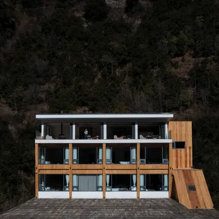 YOLO Guesthouse
