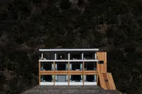 YOLO Guesthouse