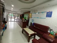 Lixian Brothers Hotel - Parkplatz