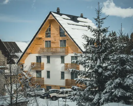 Casa di Pino EcoLodge Hotel Hotels in Zabljak