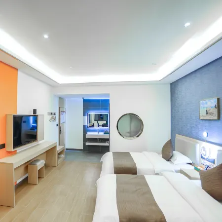 Fanghua Smart Hotel (Huili Ancient City New Era Plaza)