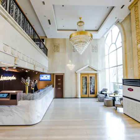 Homeinn Plus Hotel (Beijing Dongzhimen Subway Airport Express Station) Отели рядом с достопримечательностью «Станция метро Dongzhimen»