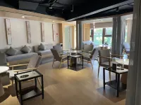 Fengqiuhuang Hot Spring Hotel Hotels in Peng'an