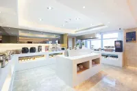 Yayi Light Luxury Hotel (Chifeng High-speed Railway Station)